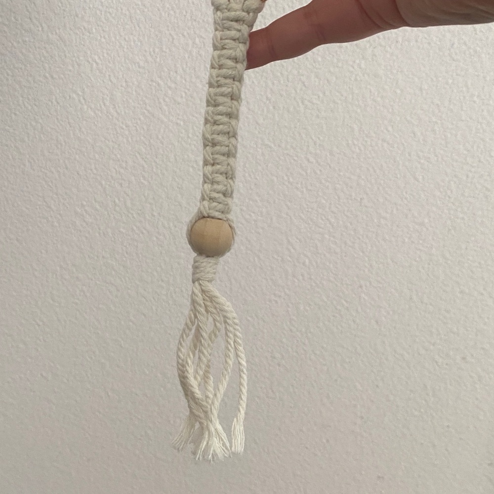 Handcrafted Cream Macramé Keychain - Picture 2 of 3